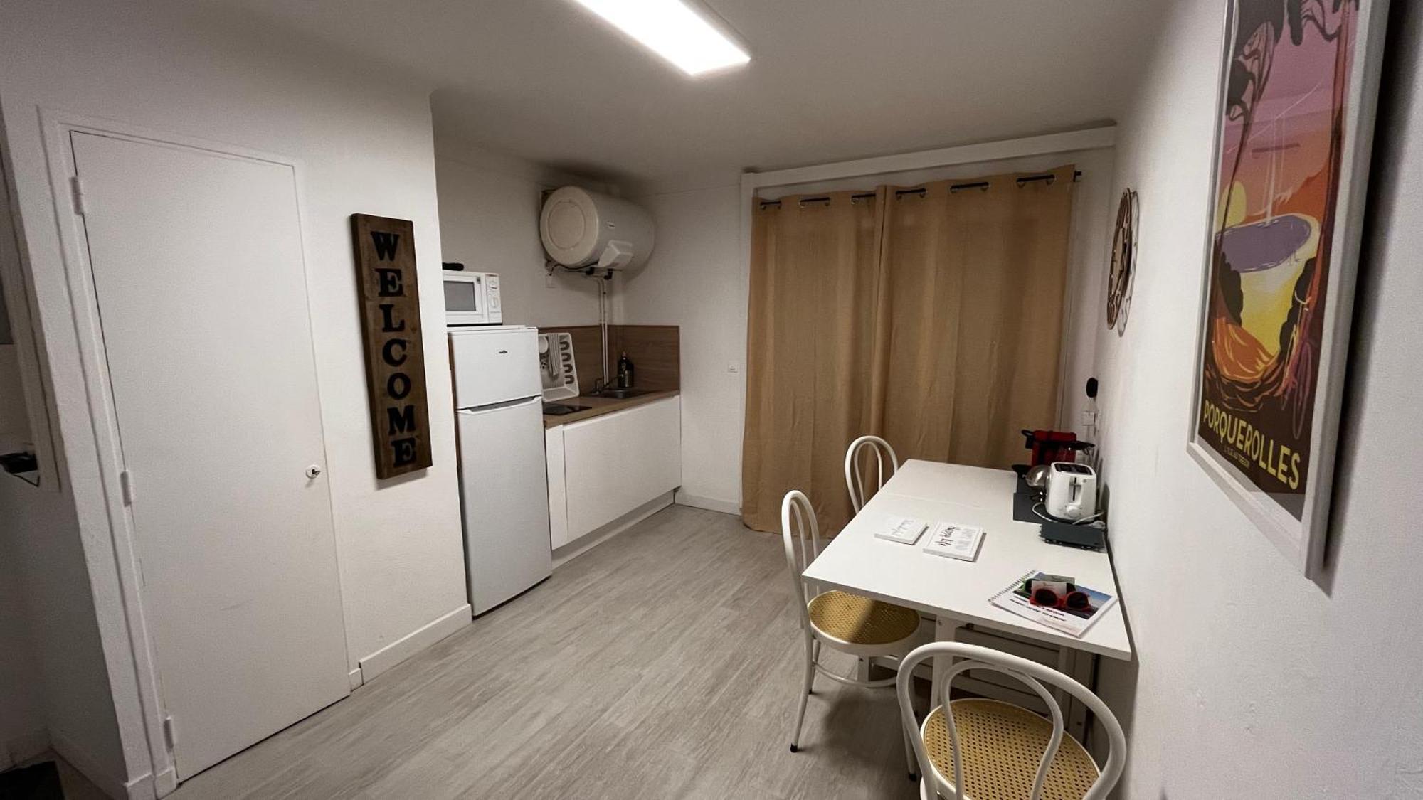 Vacances Arbanaises - Appartements Giens อิแยร์ ภายนอก รูปภาพ